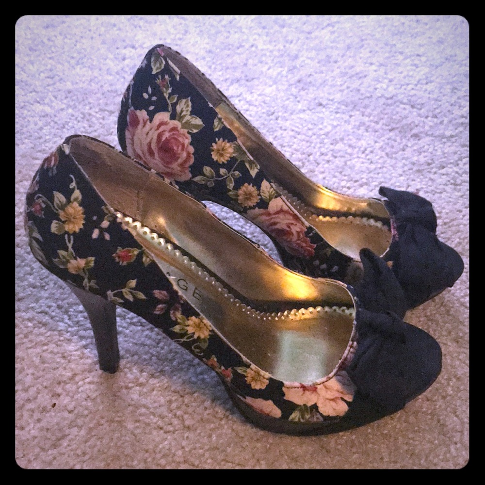Rampage black floral heels